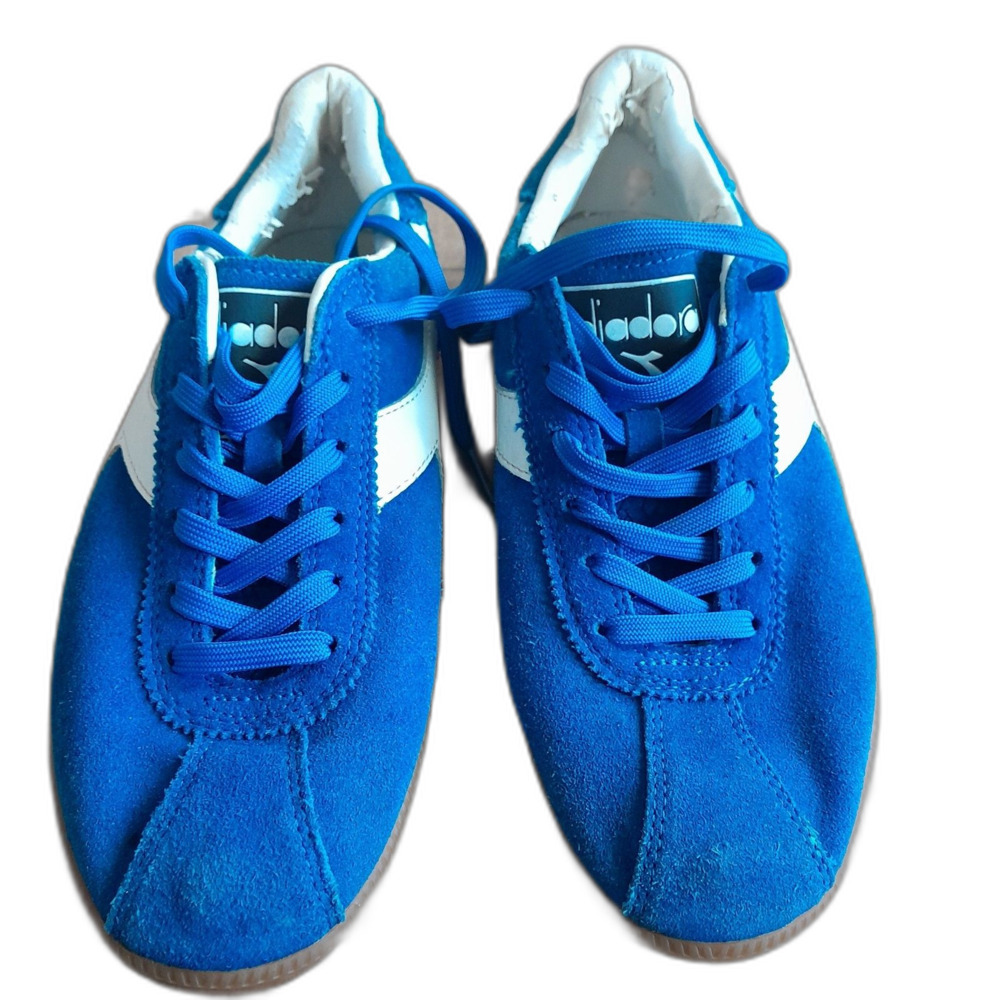 Diadora Blue Men’s Soccer Turf Shoes Synthetic Upper Rubber Outsole Size 8